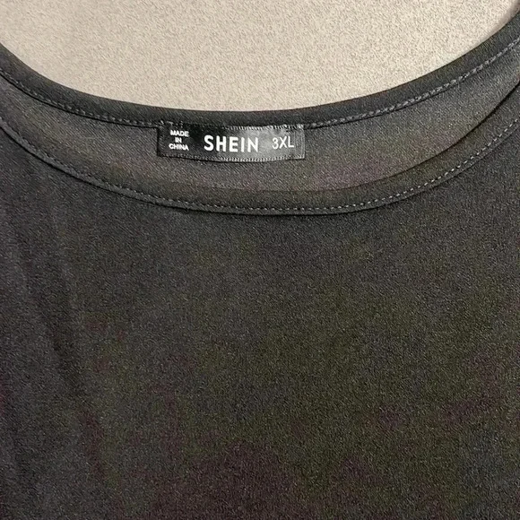 👗Bundle 5/$25👗 NWOT Black Dressy Tank.  Beautiful cutout design on bottom. - Picture 3 of 4